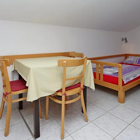 بيت ضيافة And With Parking Space Selce, Crikvenica - 2362 2*