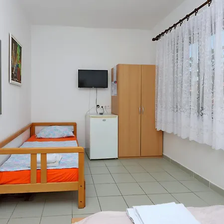 بيت ضيافة And With Parking Space Selce, Crikvenica - 2362 2*