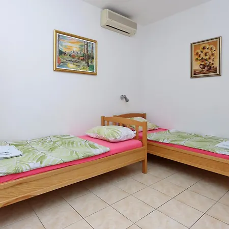 Penzion And With Parking Space Selce, Crikvenica - 2362 Selce