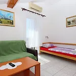 Gasthof And With Parking Space Selce, Crikvenica - 2362