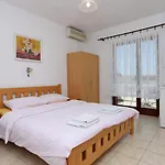 Gasthof And With Parking Space Selce, Crikvenica - 2362