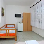 Gasthof And With Parking Space Selce, Crikvenica - 2362 2*