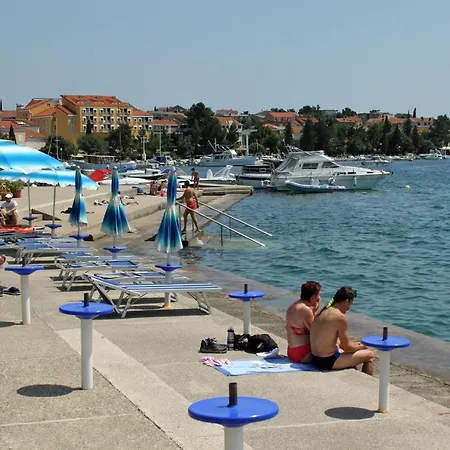 Gasthuis And With Parking Space Selce, Crikvenica - 2362 Selce