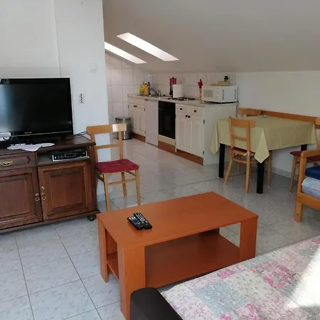 And With Parking Space Selce, Crikvenica - 2362 Гостевой дом