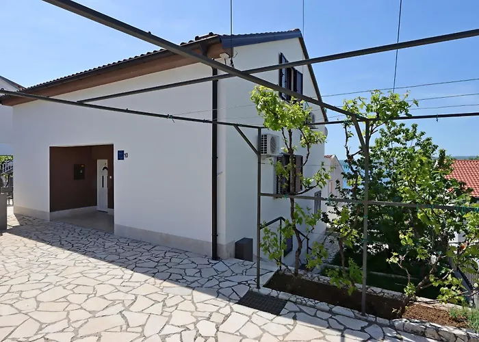 And With Parking Space Selce, Crikvenica - 2362 2* Selce